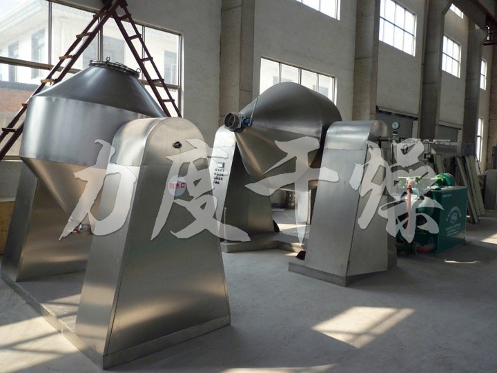 電池專(zhuān)用雙錐回轉(zhuǎn)真空干燥機(jī)