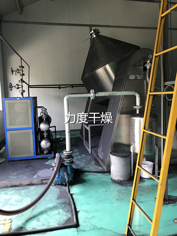 SZG系列雙錐回轉(zhuǎn)真空干燥機(jī)