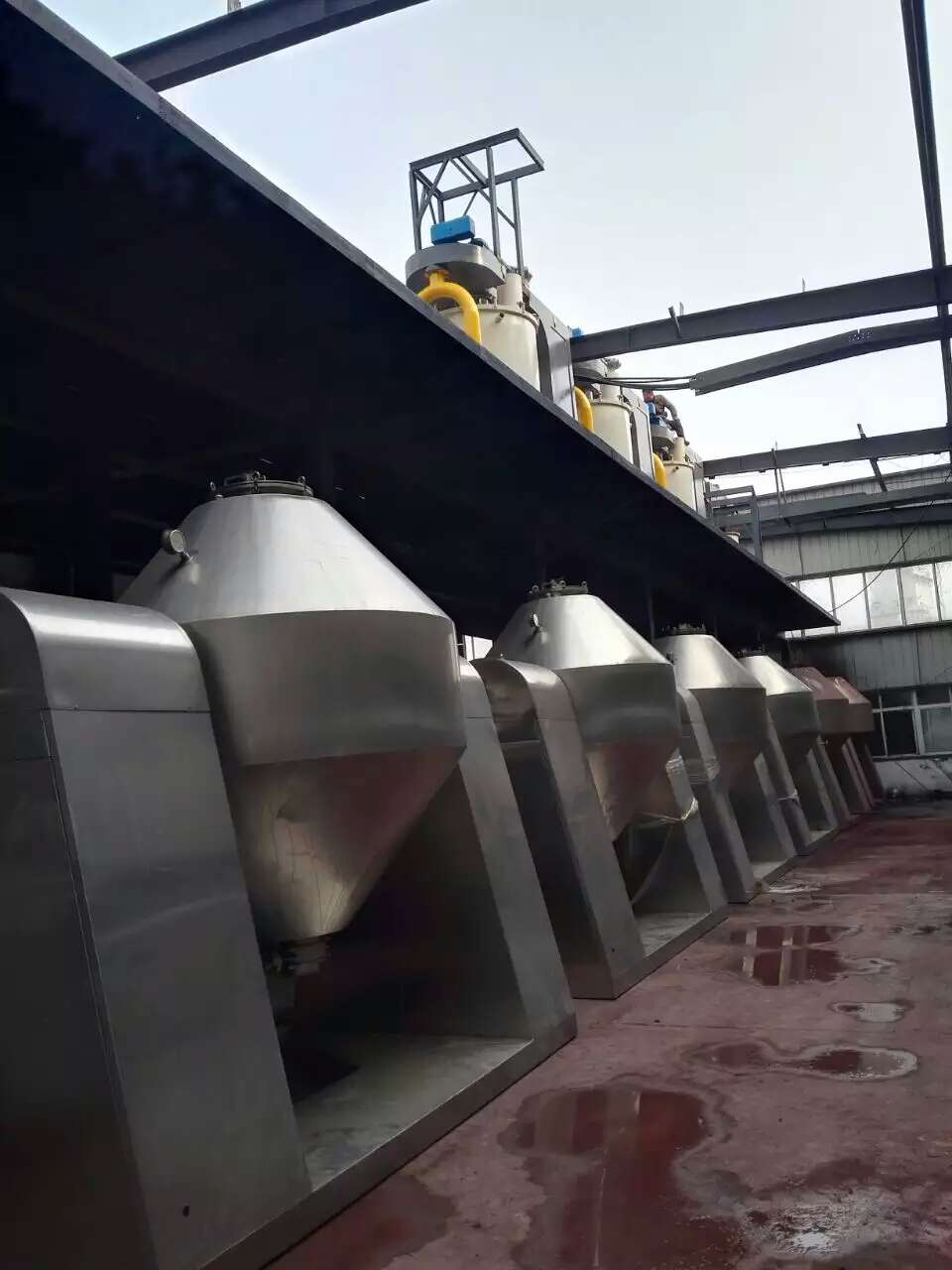 SZG系列雙錐回轉(zhuǎn)真空干燥機(jī)